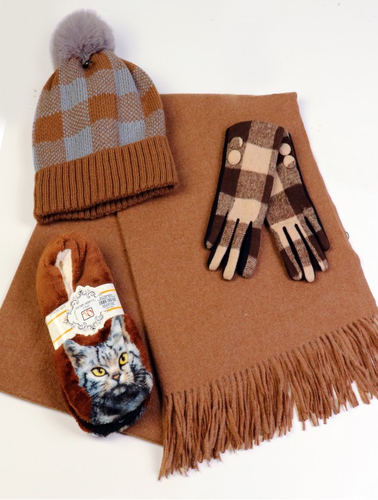 Winter Scarf, Hat, Gloves and Slipper Sock Set (SF189210BRN + HAT1088-04GRY + GL1072-03TUP + SC10684BRN)